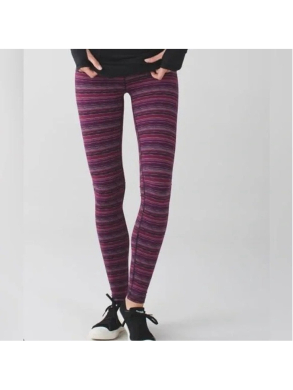 Lululemon ankle length leggings cyber striped purple pink sz 4 EUC active girly